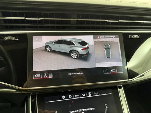 Used 2022 Audi Q8 Prestige AWD/4WD image 34