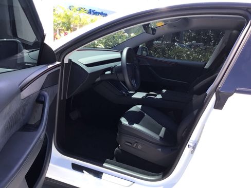 Used 2026 Tesla Model Y 2WD image 5