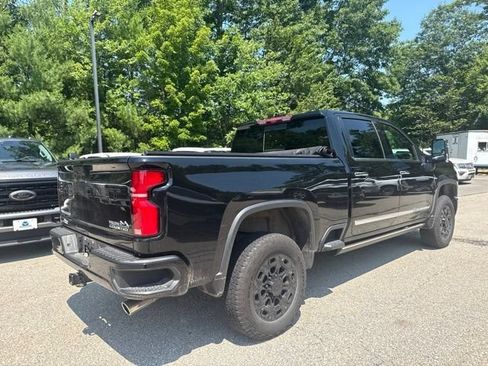 Used 2024 Chevrolet Silverado 2500 High Country w/ Technology Package AWD/4WD image 4