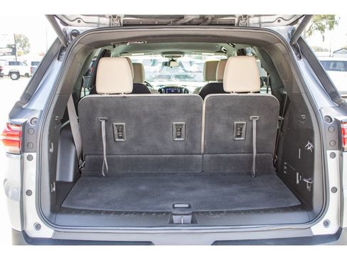 Used 2023 Chevrolet Traverse LT w/ LPO, Cargo Package AWD/4WD image 12