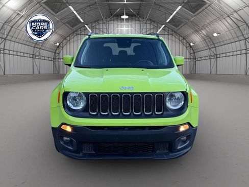 Used 2018 Jeep Renegade Latitude w/ Cold Weather Group FWD image 2