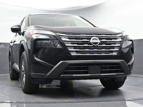 Certified 2025 Nissan Rogue S image 11