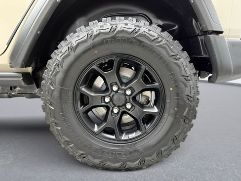 Used 2022 Jeep Wrangler Unlimited Sport AWD/4WD image 27
