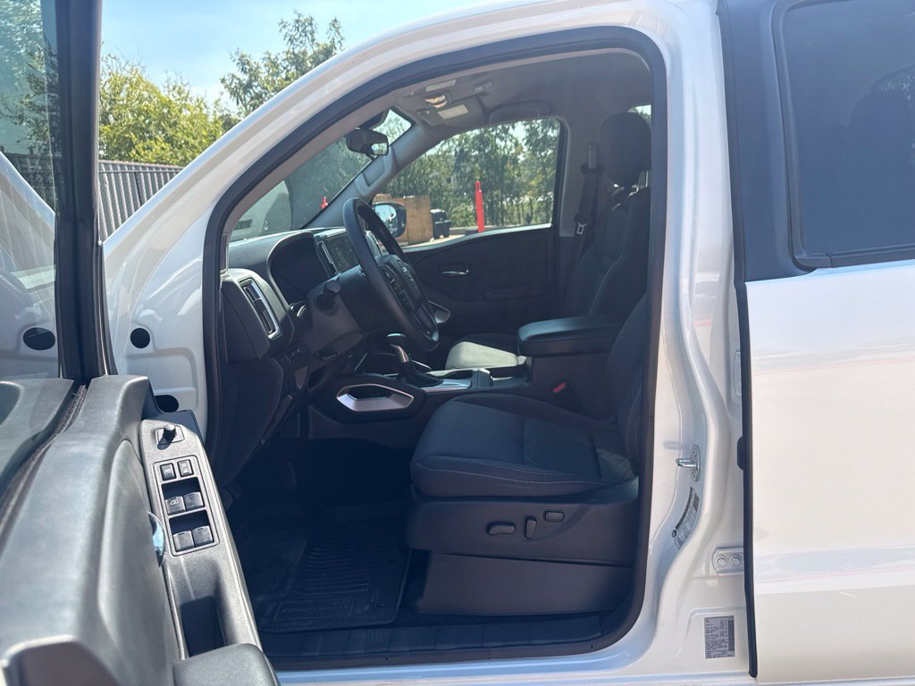 Used 2025 Nissan Frontier SV RWD image 11