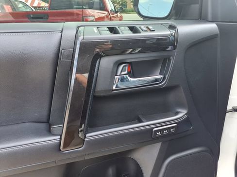 Used 2019 Toyota 4Runner Limited AWD/4WD image 32