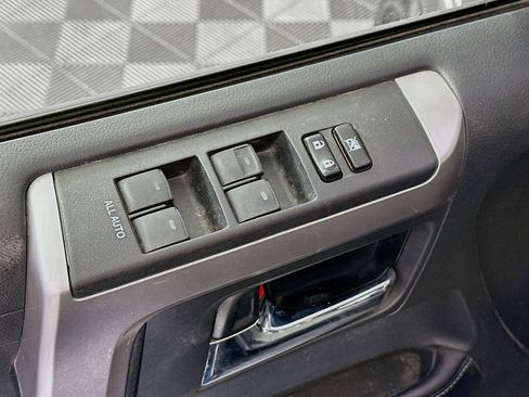 Used 2019 Toyota 4Runner SR5 image 18