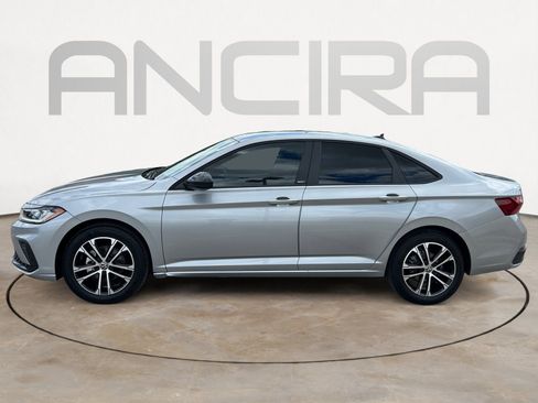 Used 2025 Volkswagen Jetta Sport image 5