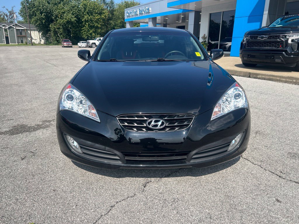 Used 2012 Hyundai Genesis 3.8 RWD image 2