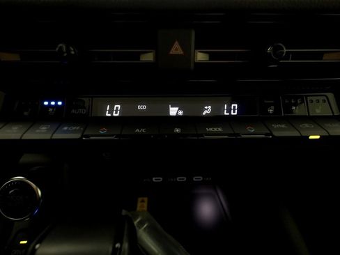 Used 2024 Toyota Land Cruiser image 29