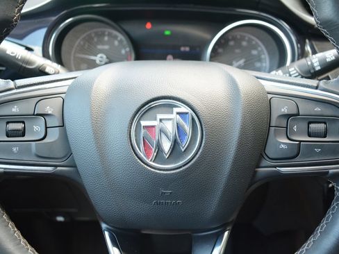 Used 2022 Buick Encore GX Preferred w/ Sport Touring Package FWD image 11
