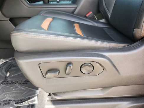 Used 2023 GMC Sierra 1500 AT4 w/ Technology Package image 19