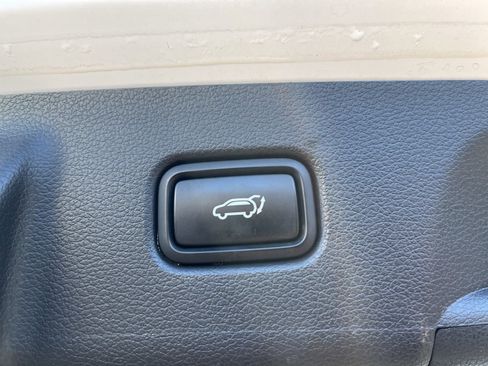 Used 2022 Hyundai Palisade SEL w/ 8P Bench Seat Package image 25