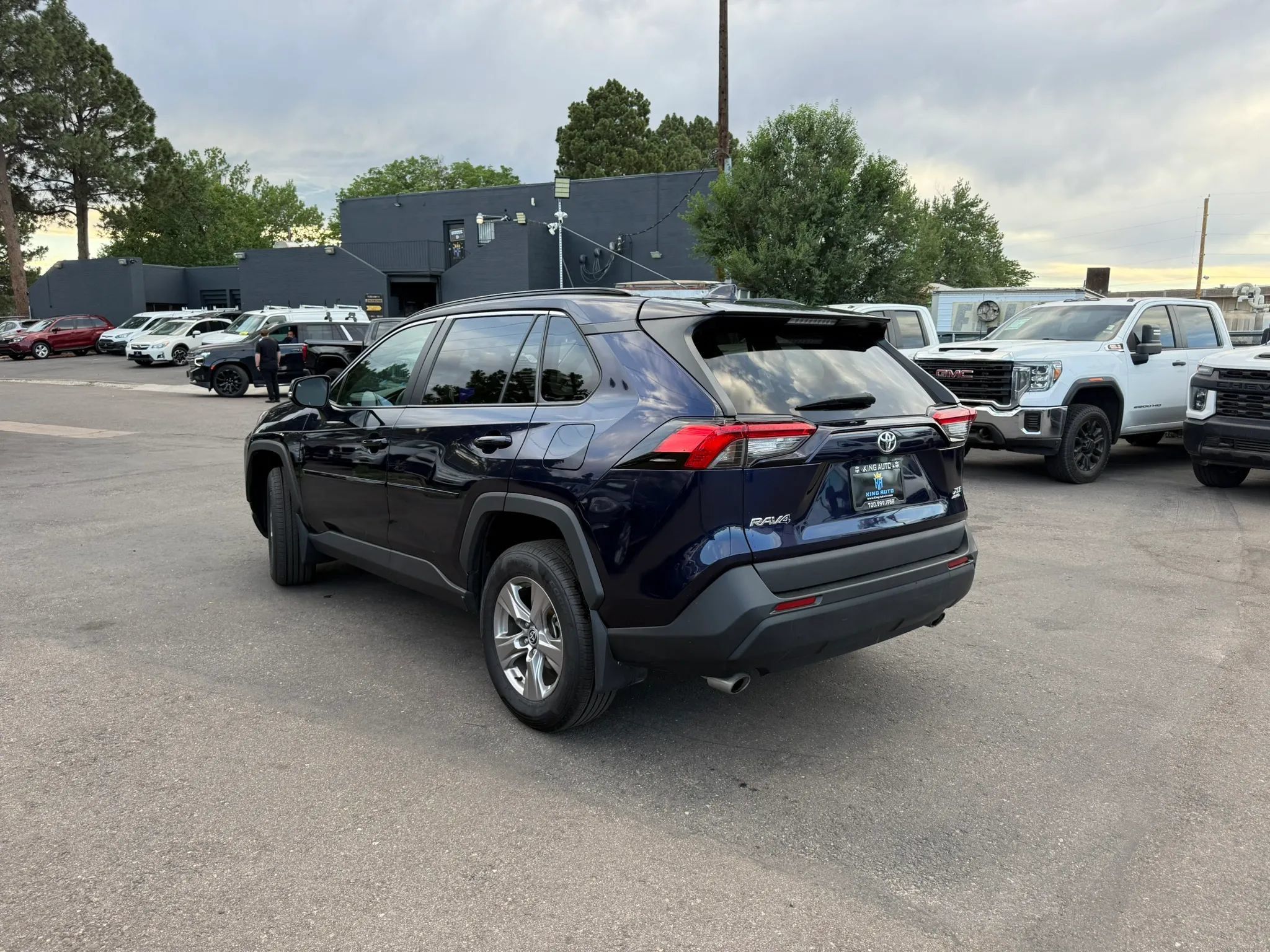 Used 2023 Toyota RAV4 XLE w/ Convenience Package FWD image 3