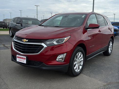Used 2020 Chevrolet Equinox LT FWD image 2