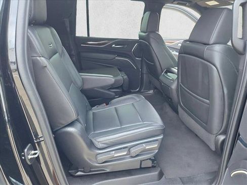Used 2024 Cadillac Escalade ESV Luxury RWD image 21
