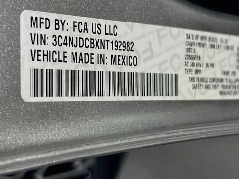 Used 2022 Jeep Compass Limited w/ Sun and Sound Group AWD/4WD image 30