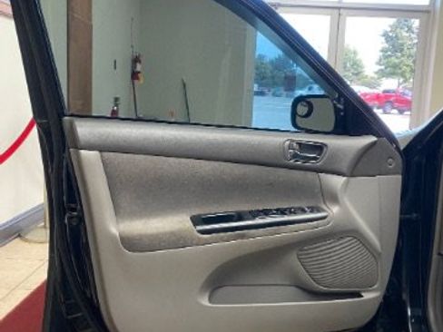 Used 2006 Toyota Camry LE FWD image 6