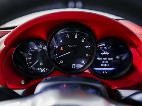 Certified 2016 Porsche Boxster Spyder RWD image 15