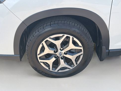 Used 2022 Subaru Forester Premium AWD/4WD image 11