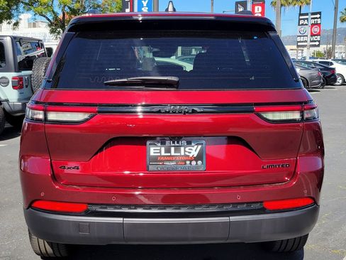 Used 2024 Jeep Grand Cherokee Limited w/ Black Appearance Package image 29