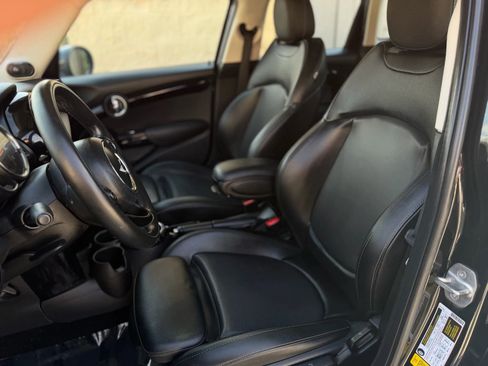 Used 2016 MINI Cooper 4-Door Hardtop image 14