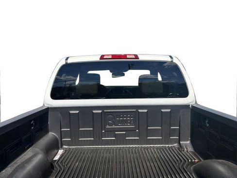 Used 2017 Nissan Frontier S image 27