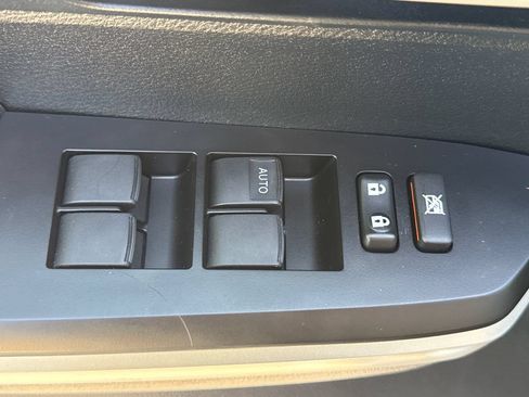 Used 2016 Toyota Tundra SR5 w/ SR5 Upgrade Package AWD/4WD image 14