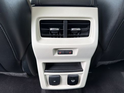 Used 2015 Ford Edge Titanium w/ Equipment Group 301A FWD image 11