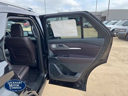 New 2026 Ford Explorer Platinum RWD image 29