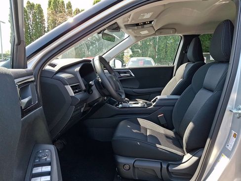 New 2026 Mitsubishi Outlander ES AWD/4WD image 9