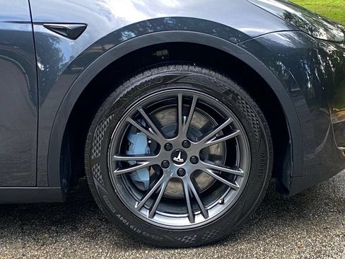 Used 2024 Tesla Model Y Long Range RWD image 13