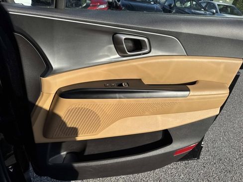 Used 2024 Kia Carnival LX image 14