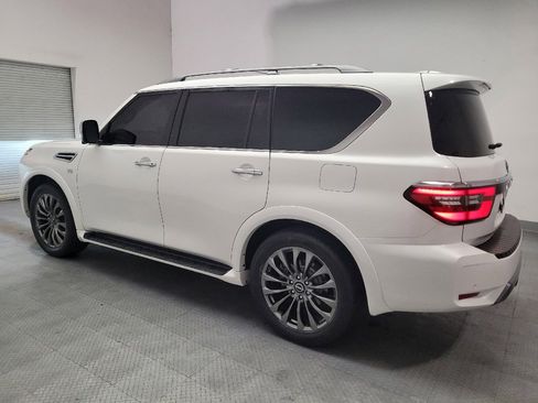 Used 2022 Nissan Armada Platinum w/ Captain's Chairs Package RWD image 3