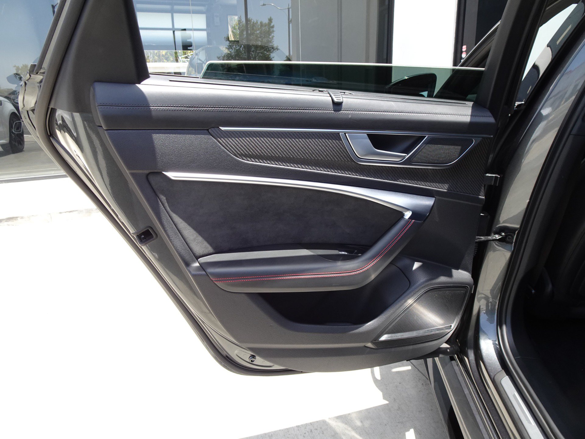 Used 2021 Audi RS 6 w/ Executive Package AWD/4WD image 16