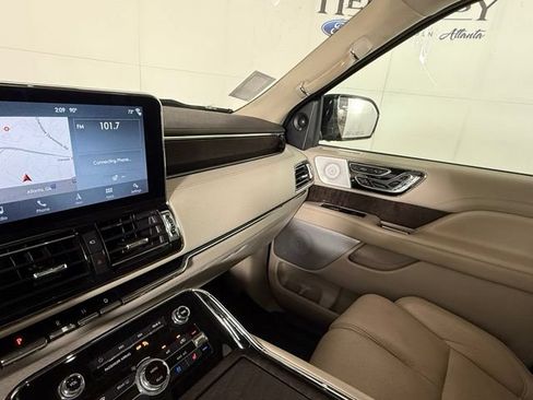 Used 2019 Lincoln Navigator Reserve AWD/4WD image 21