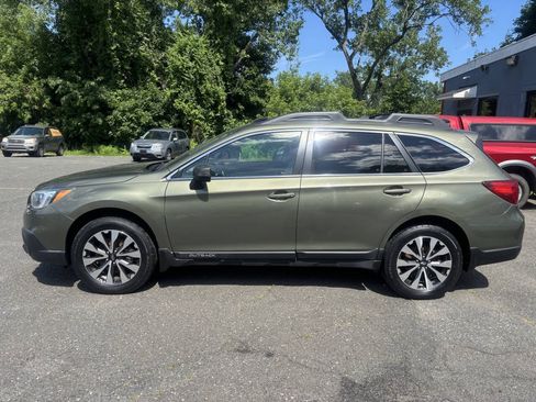 Used 2016 Subaru Outback 2.5i Limited AWD/4WD image 3