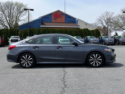 Used 2023 Honda Civic EX image 3