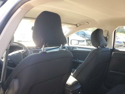 Used 2016 Ford Fusion SE FWD image 9