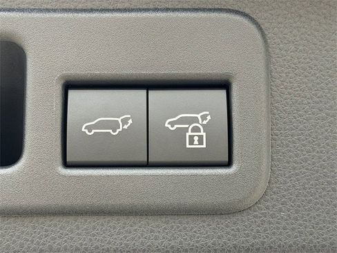 Certified 2025 Toyota 4Runner TRD Off-Road Premium image 35