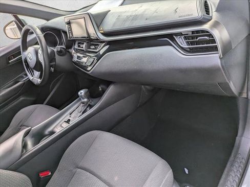 Used 2018 Toyota C-HR XLE image 20