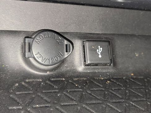 Used 2020 Toyota RAV4 XLE image 26