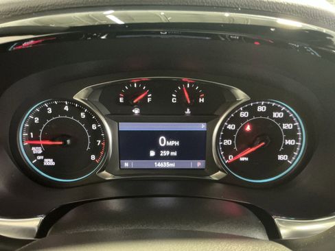 Used 2023 Chevrolet Traverse LT image 25