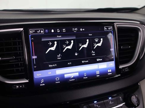 Used 2023 Chrysler Pacifica Touring-L FWD image 44