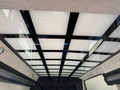 Used 2023 Mercedes-Benz Sprinter 3500 image 33