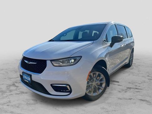 New 2026 Chrysler Pacifica Select image 1