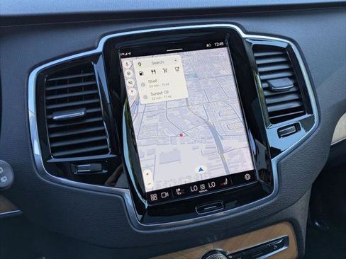 Used 2025 Volvo XC90 B6 Plus w/ Protection Package Premier image 18