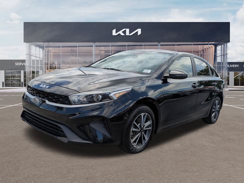 Certified 2023 Kia Forte LXS w/ LXS Technology Package FWD image 6