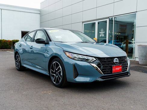 New 2025 Nissan Sentra SR w/ SR Premium Package image 30