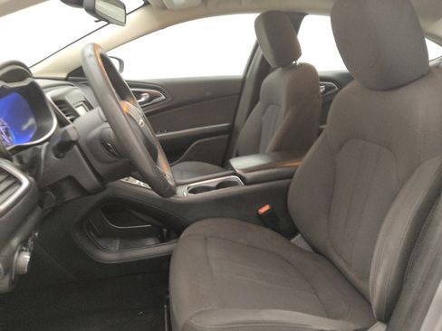 Used 2015 Chrysler 200 Limited FWD image 17