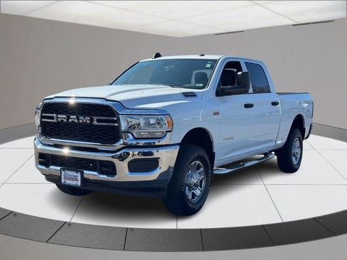 Used 2022 RAM 2500 Tradesman w/ Chrome Appearance Group image 8